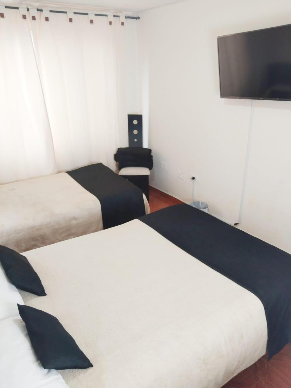 Habitaciones Cerca Al Aeropuerto Centro Y Centro Conecta Embajada Americana Bogotá Esterno foto